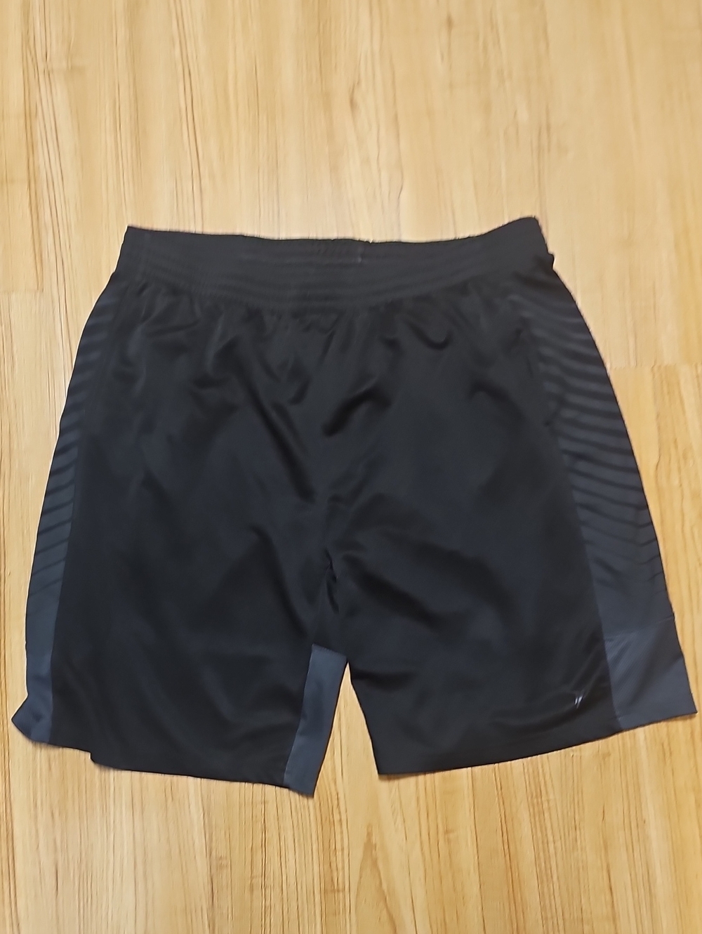 Old Navy Black Men's Athletic Shorts with Dark Gray Side Panels Size XL
